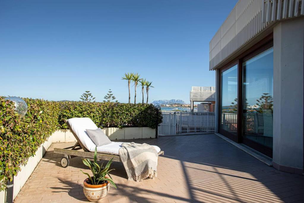 Sunny Rooftop Loft With Gorgeous Views Of Olbia Buitenkant foto