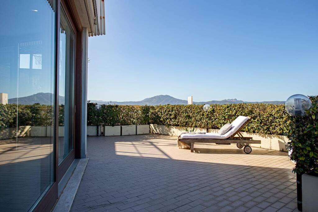 Sunny Rooftop Loft With Gorgeous Views Of Olbia Buitenkant foto