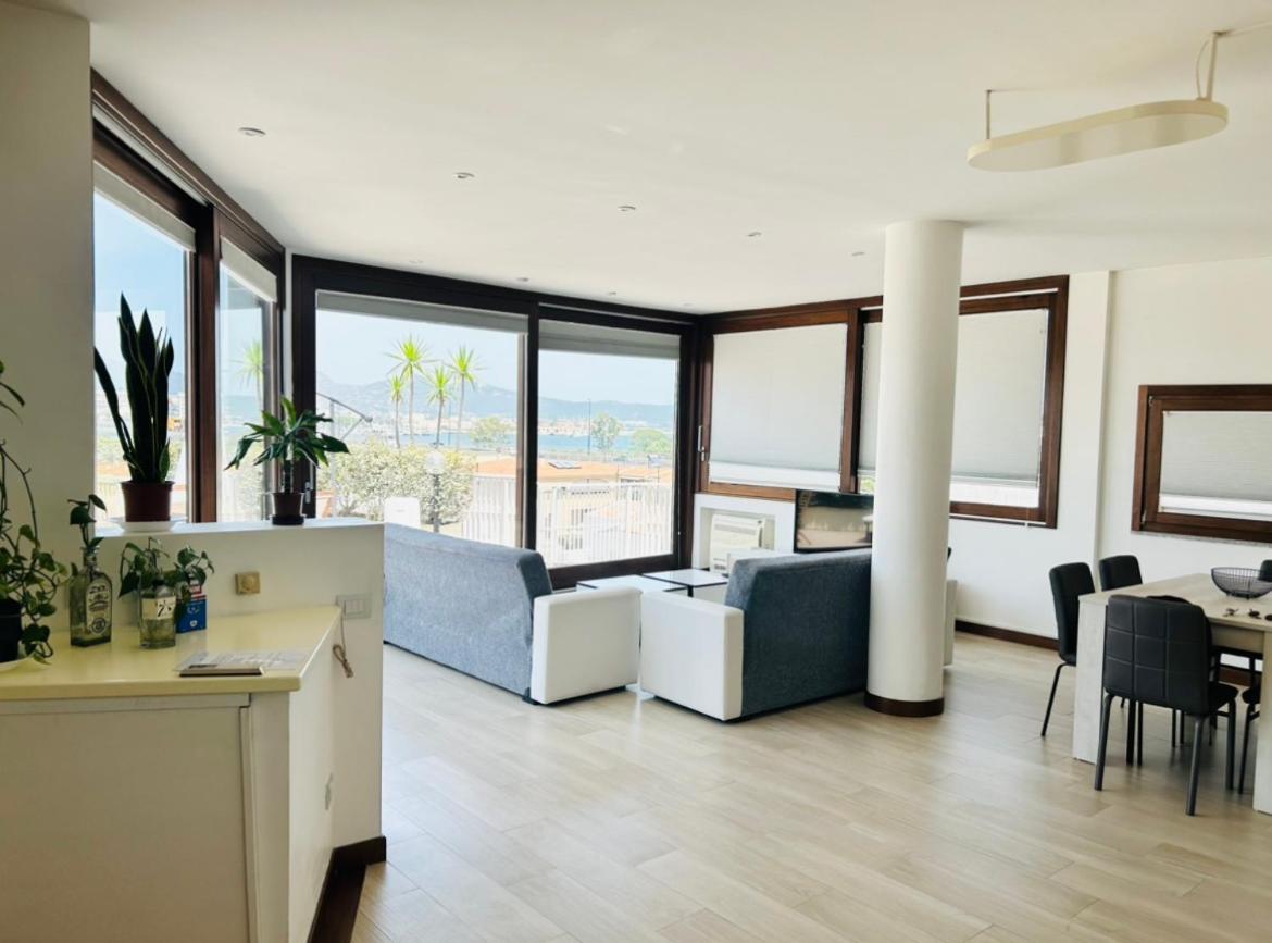 Sunny Rooftop Loft With Gorgeous Views Of Olbia Buitenkant foto